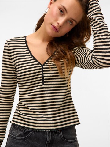 T-shirt 'VMISABELLA' VERO MODA en noir