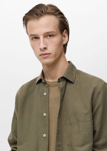 MANGO MAN Regular Fit Hemd 'Avispa' in Grün