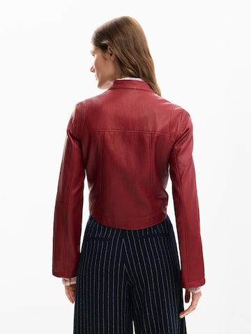 Desigual Демисезонная куртка в Красный