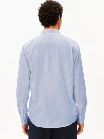 ARMEDANGELS Regular Fit Hemd QUAASA STRIPE in Blau: Vorderseite