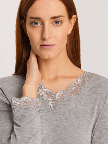 Pyjama ' Natural Elegance ' Hanro en gris