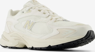 new balance Sneakers in White: front