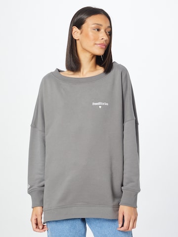 Femi StoriesSweater majica 'RIA' - siva boja: prednji dio