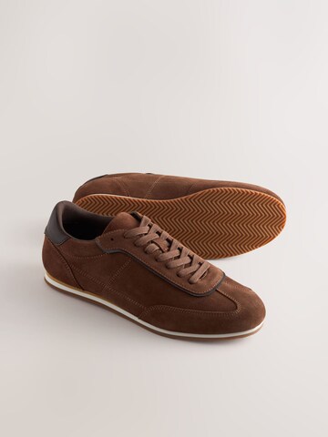 Sneaker bassa di Next in marrone