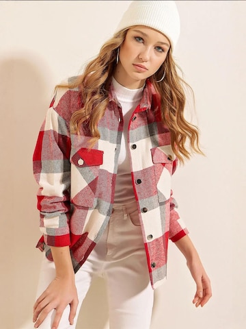 Bigdart Shirt in Red: front
