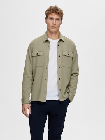 SELECTED HOMME Prehodna jakna | zelena barva: sprednja stran