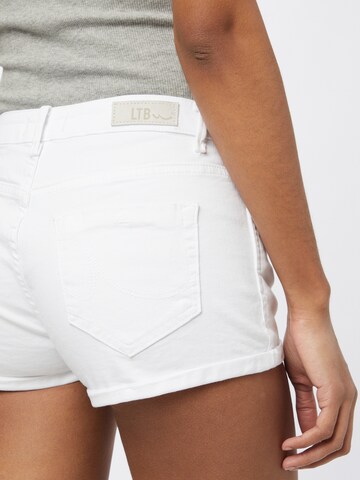 LTB Regular Jeans 'JUDIE' in White