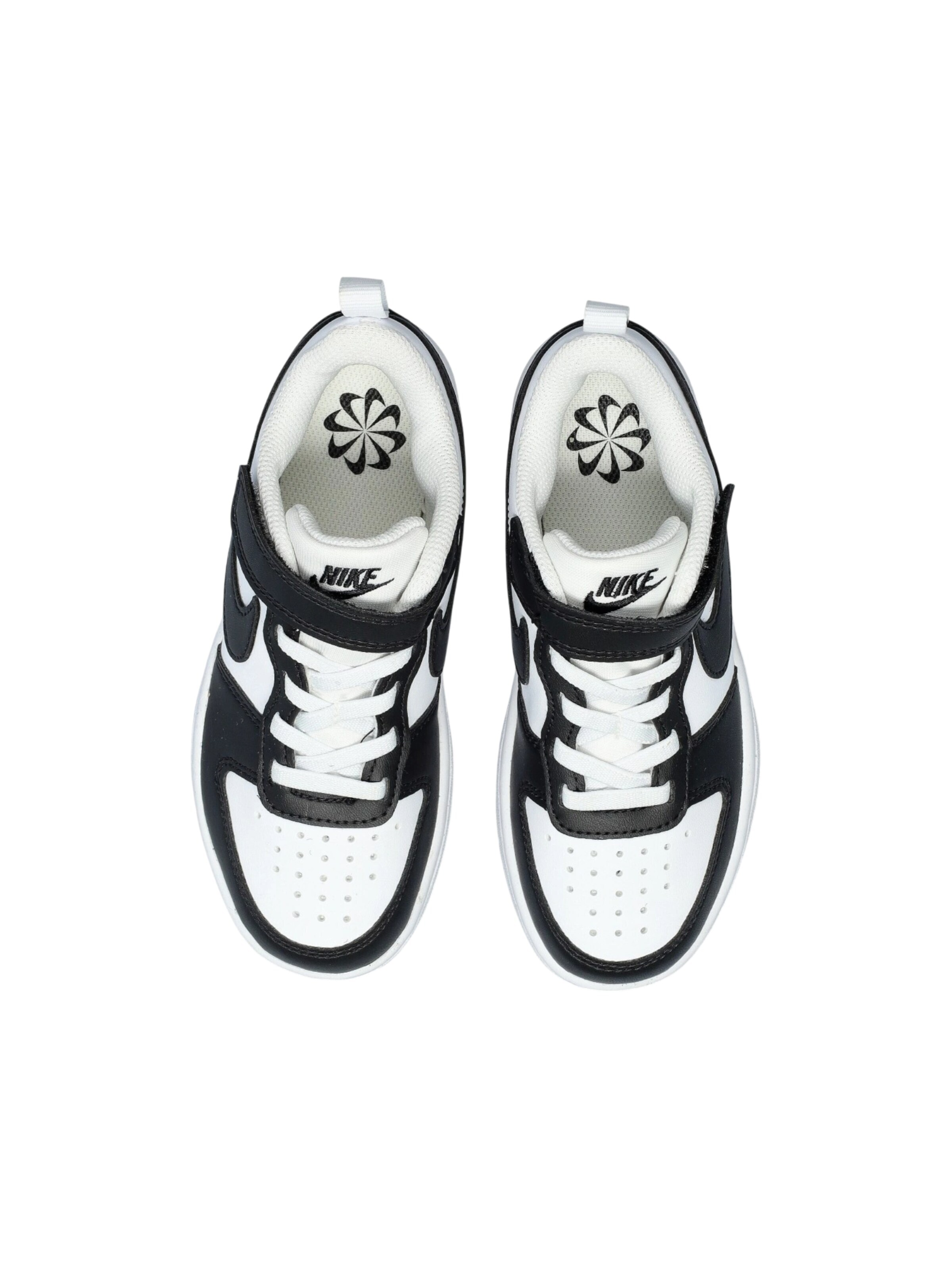 NIKE Sneakers in Black