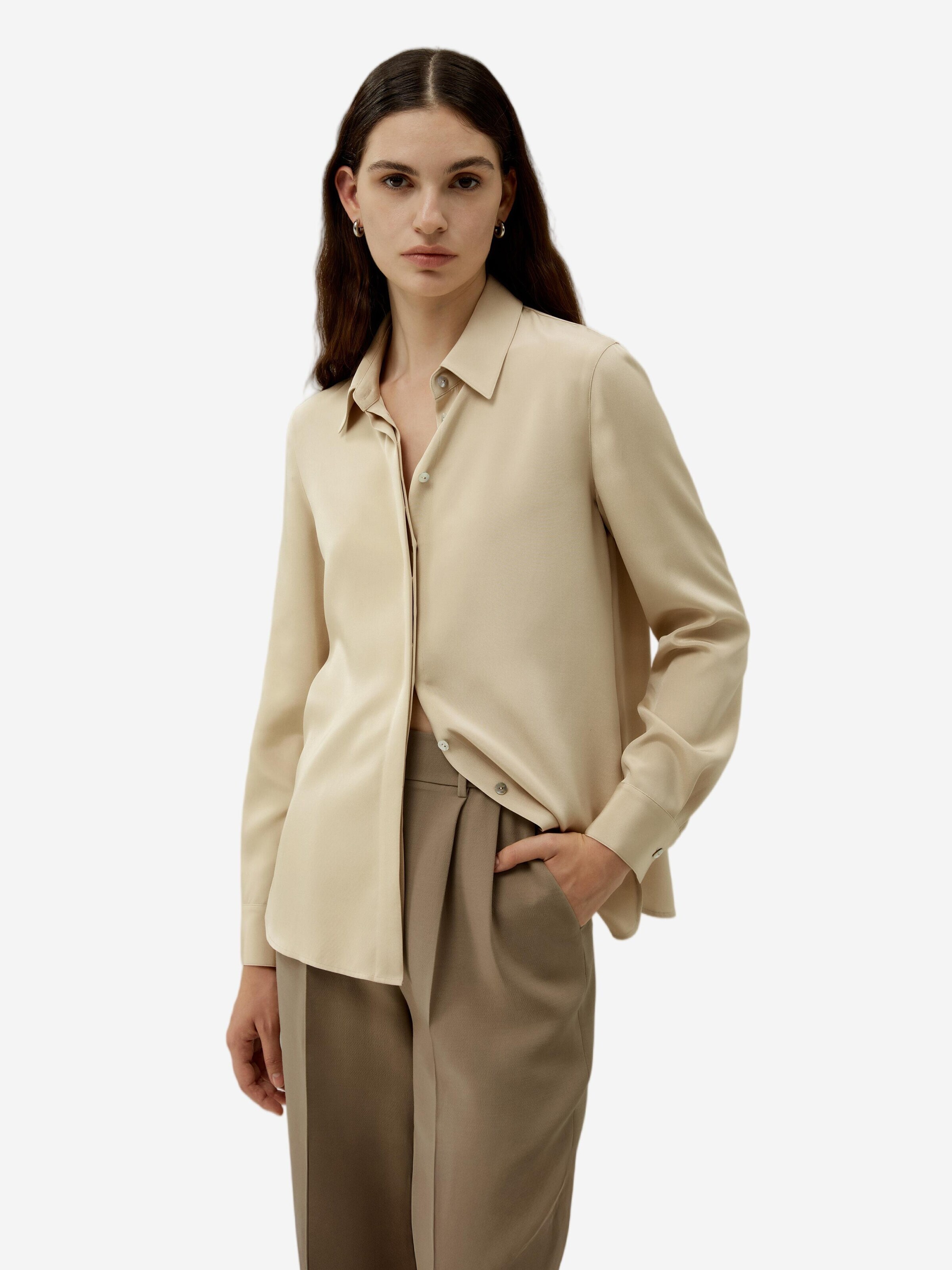 Lilysilk Shirt 'LILYSILK Anmutige Seidenbluse mit Knopfleiste' in Beige: voorkant