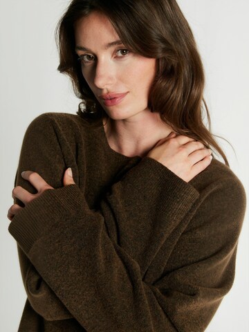RUE de FEMME - Pullover ' Julla ' em castanho