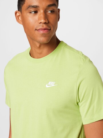 Coupe regular T-Shirt 'Club' Nike Sportswear en vert