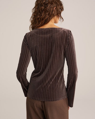 T-shirt WE Fashion en marron