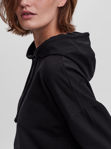 VERO MODA Sweatshirt 'Octavia' in Black