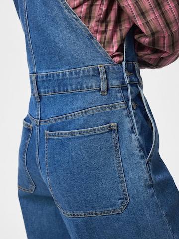 Barrel Pantaloni con pettorina 'ALICE' di PIECES in blu
