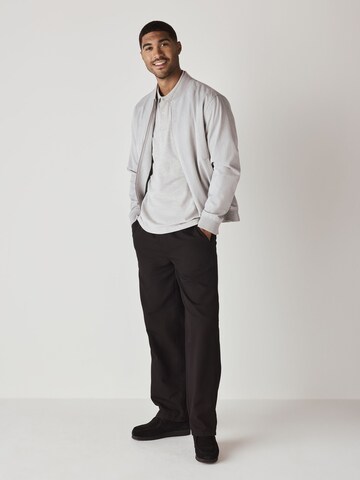 T-Shirt Next en gris