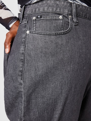 Calvin Klein Jeans Curve Tapered Jeans in Grijs
