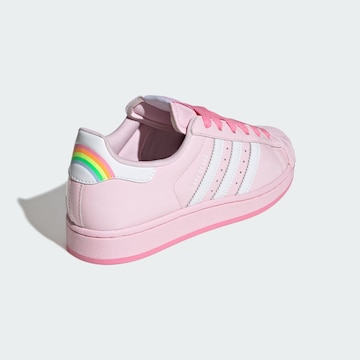 ADIDAS ORIGINALSNiske tenisice 'Care Bears X Adidas Superstar II' - roza boja