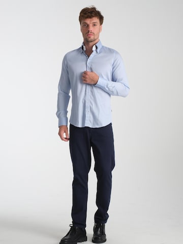 Slim fit Camicia 'Marco Polo Iconic Satin Man Shirt White' di 7Camicie in blu