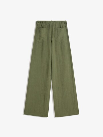Bershka Bő szár Nadrág - zöld