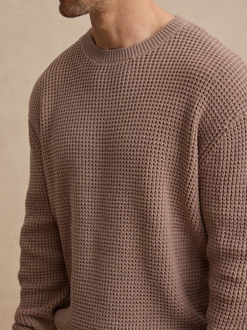 DAN FOX APPAREL Pullover 'Eren' in Grau