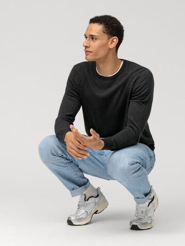 OLYMP Pullover i grå