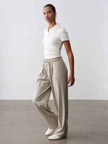Dilvin Wide leg Trousers in Beige