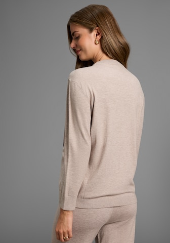 Neun Monate Pullover in Beige