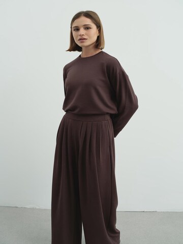 C&City Wide Leg Hose in Braun