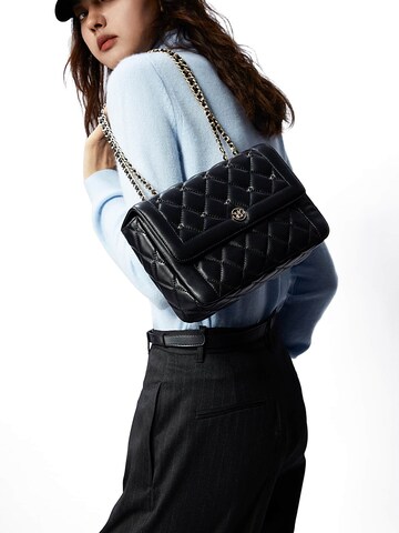 Victoria Hyde Shoulder bag 'Fondant Cake' in Black: front