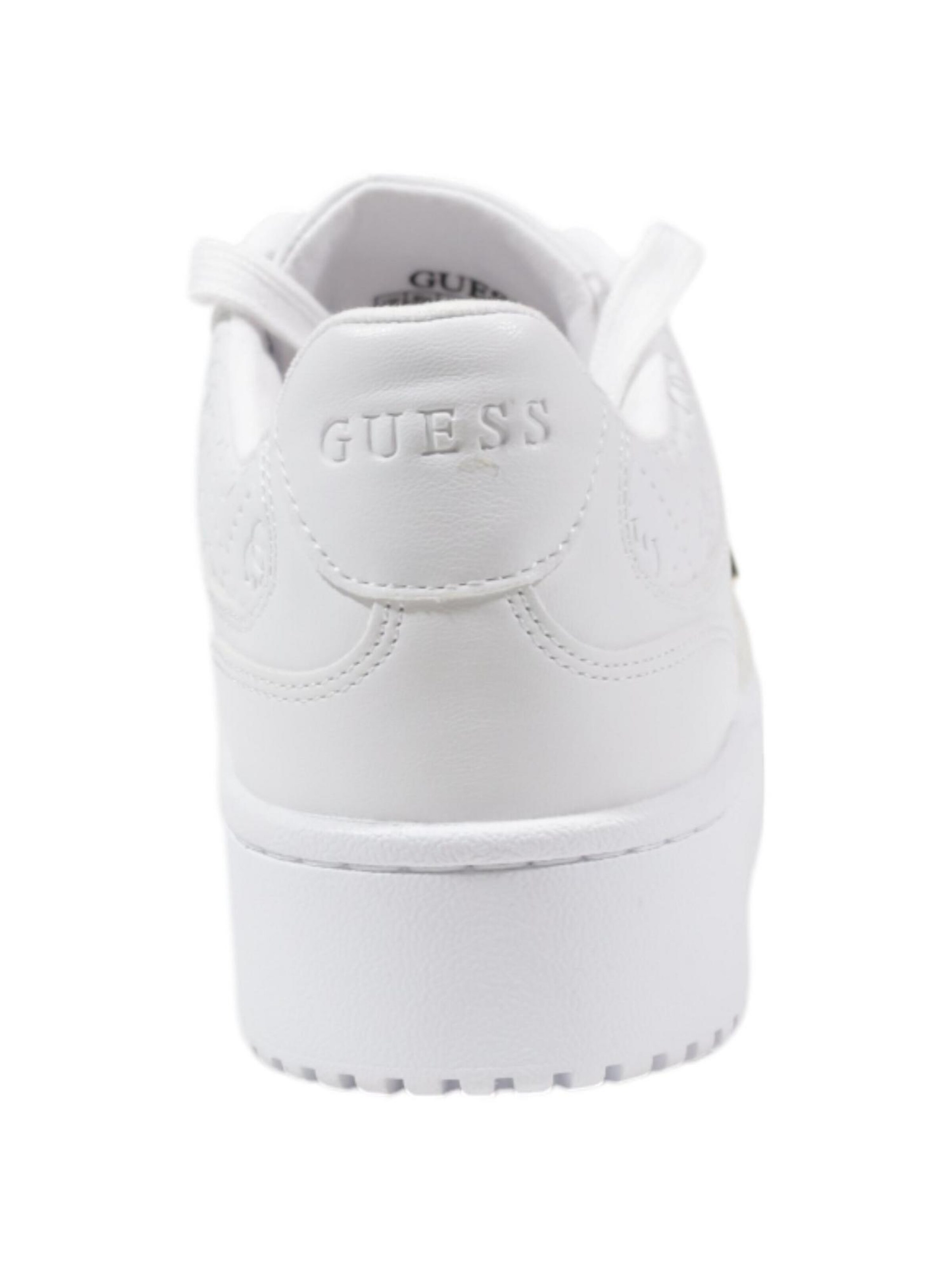 Ballerina 'MIRAM6 FLJMI6 FAL12' di GUESS in bianco