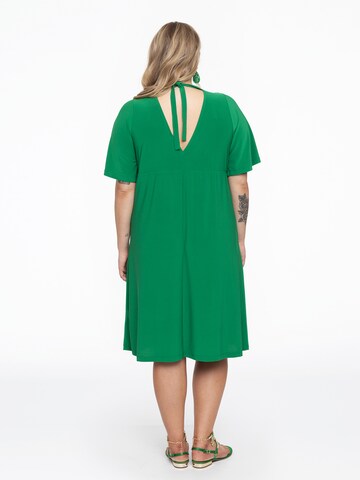 Robe Yoek en vert