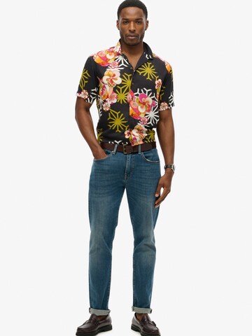 Superdry & Co Regular fit Ing 'HAWAIIAN RESORT' - fekete