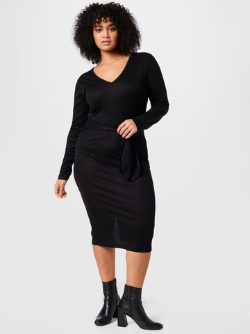 In The Style Curve Dress 'CARYS WHITTAKER' in Black: front