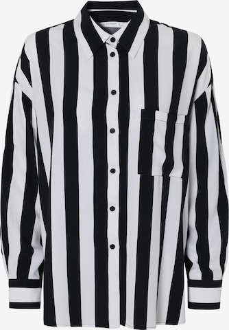 TATUUM Paita 'Hanami' värissä musta: etupuoli