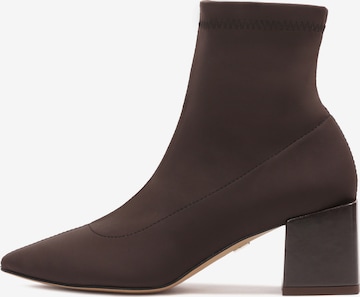 Stivaletto di Kazar in marrone: frontale