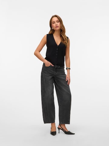 VERO MODA Vest 'GOLD' in Black