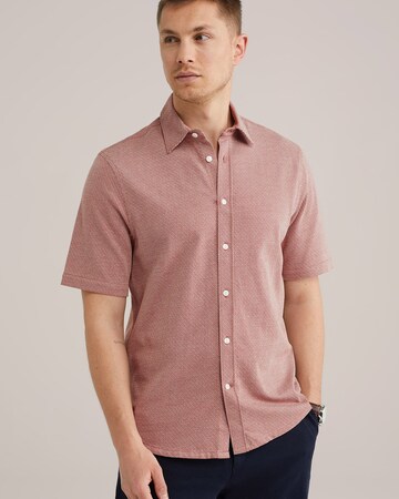 Coupe slim Chemise WE Fashion en rouge : devant