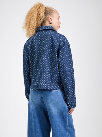 VILA Between-Season Jacket 'VISILVER' in Blue