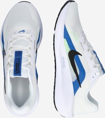 Chaussure de course 'Downshifter 13' NIKE en blanc