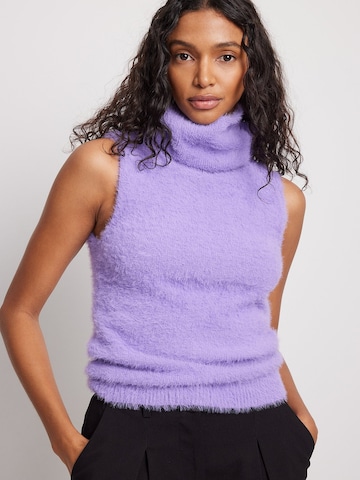 Pull-over NA-KD en violet : devant