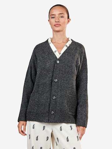 Gisela - Cárdigan en gris: frente