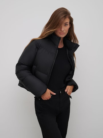 RÆRE by Lorena Rae Between-season jacket 'Coven' in Black: front