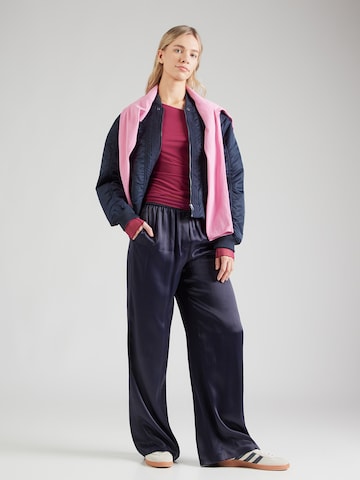 ABOUT YOU Tričko 'Laila' - Červená