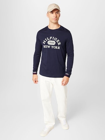 TOMMY HILFIGER Bluser & t-shirts i blå