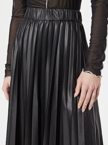 Monki Skirt in Black