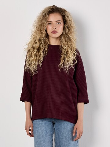 Pull-over Apricot en rouge : devant