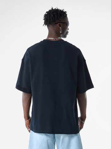 Tricou de la VAMOS CLO pe negru