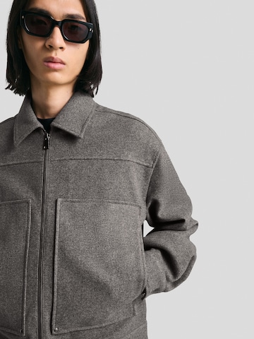 Veste mi-saison Bershka en gris