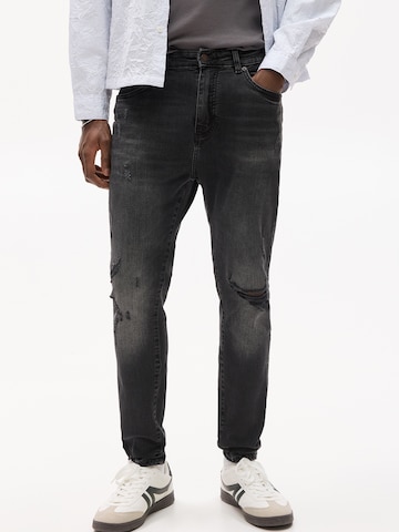 Slimfit Jeans de la Pull&Bear pe negru: față