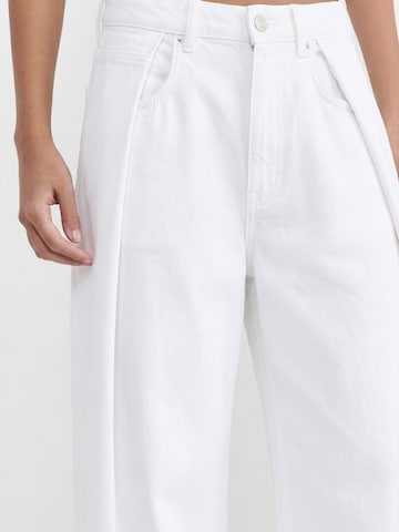 Pull&Bear Barrel Plisované rifle - Biela
